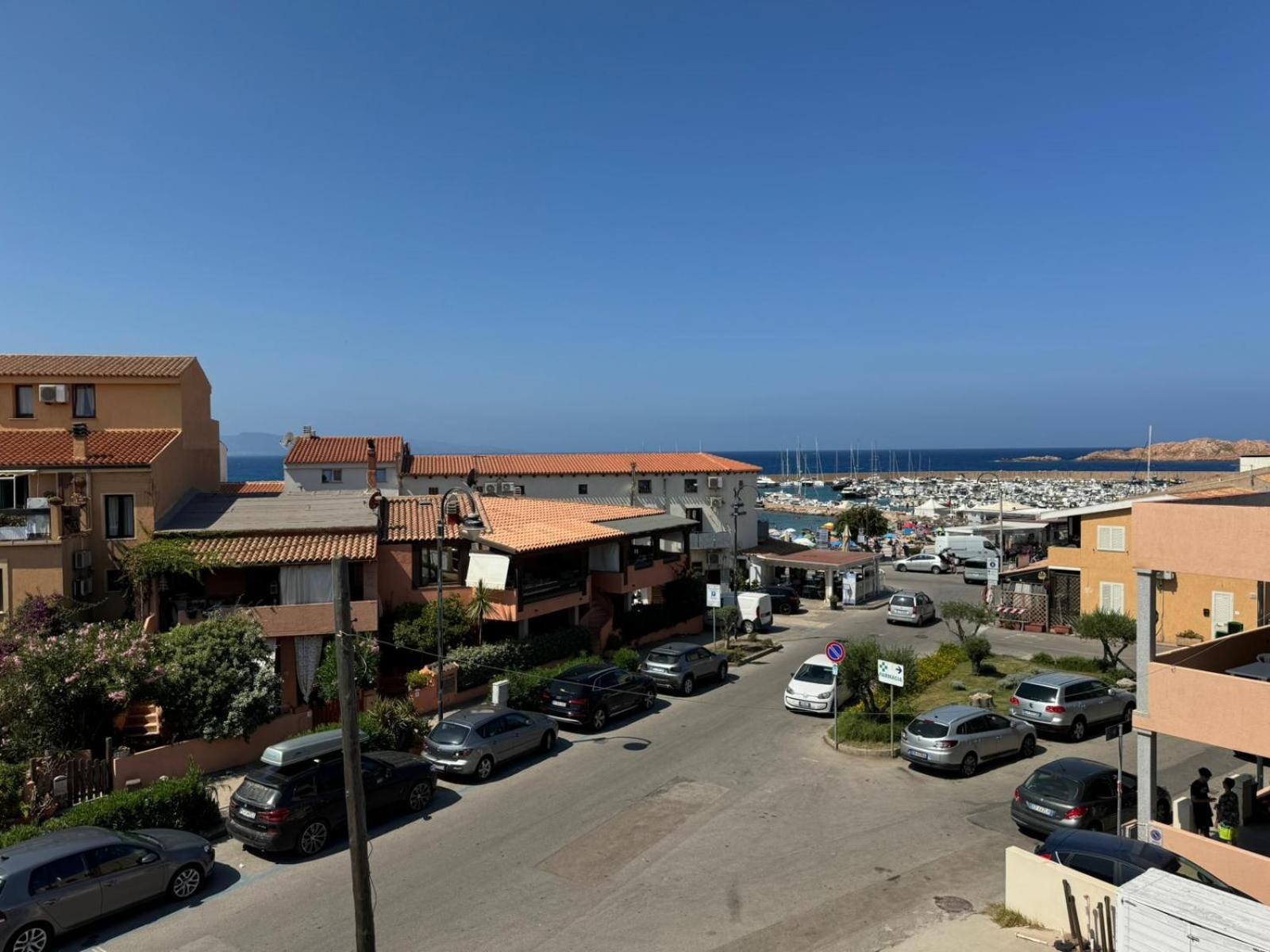 Borgo Spiaggia Isola Rossa Exterior photo